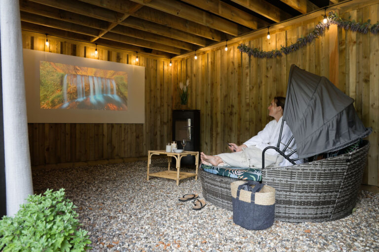 woodland holiday cabin with cinema room and hot tub | near cambridge